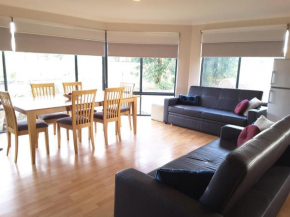 Отель Cosy Corner Chalets  Кронкап